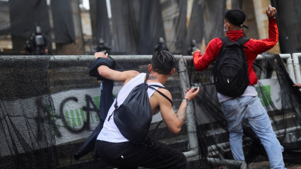 Trece Muertos En La última Jornada De Protestas Violentas En Colombia ...