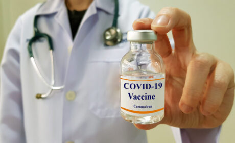 Las inyecciones Covid son completamente inútiles después de unos meses, revela estudio sueco