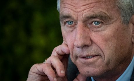 Por qué los medios masivos atacan a Robert Kennedy Jr.