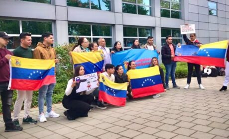 Venezolanos exiliados protestan en La Haya contra crímenes del régimen de Maduro