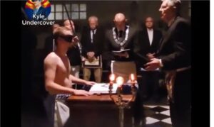 Los rituales secretos de la masonería expuestos en un video viral publicado por un periodista católico encubierto